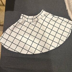 Girls Janie and Jack White Skirt with Black Grid size 4